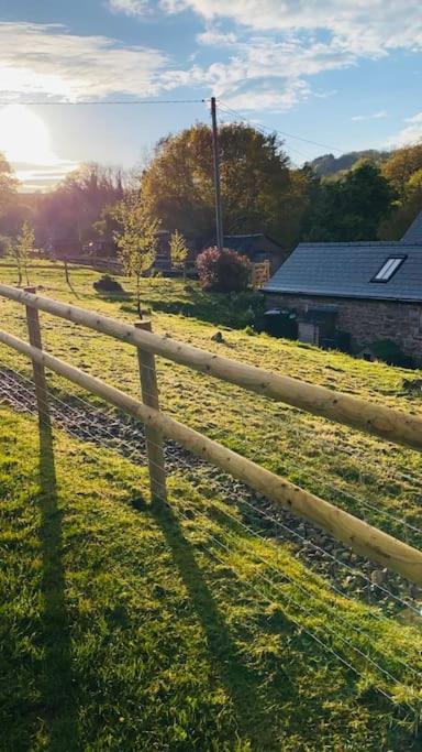 The Paws And Wander Hideaway Villa Mitchel Troy Esterno foto