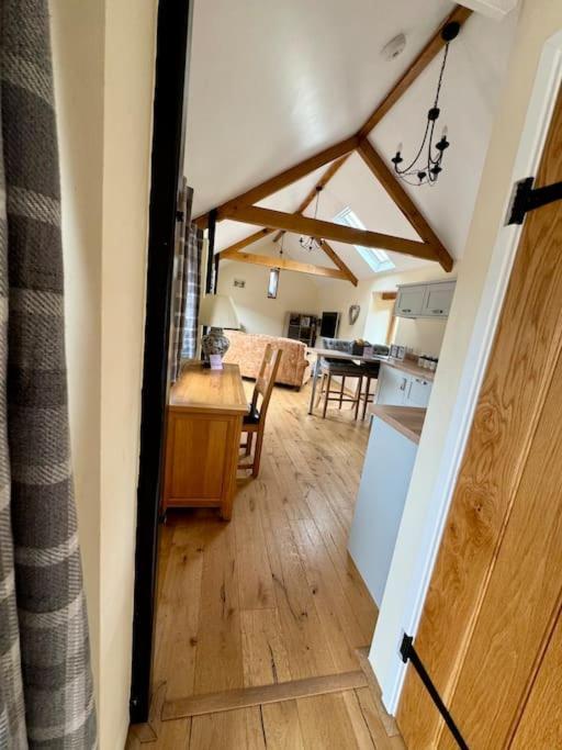 The Paws And Wander Hideaway Villa Mitchel Troy Esterno foto